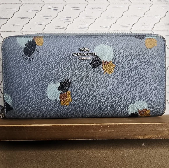 Coach ACCORDION ZIP WALLET IN FIELD FLORA PRINT COATED CANVAS - Picture 2 of 11